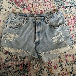 High waisted Levi’s shorts
